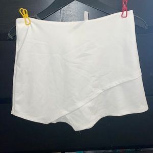 White Lucy in the Sky skort